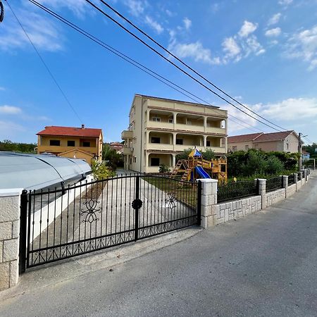 Apartments Piculjan Lopar Esterno foto