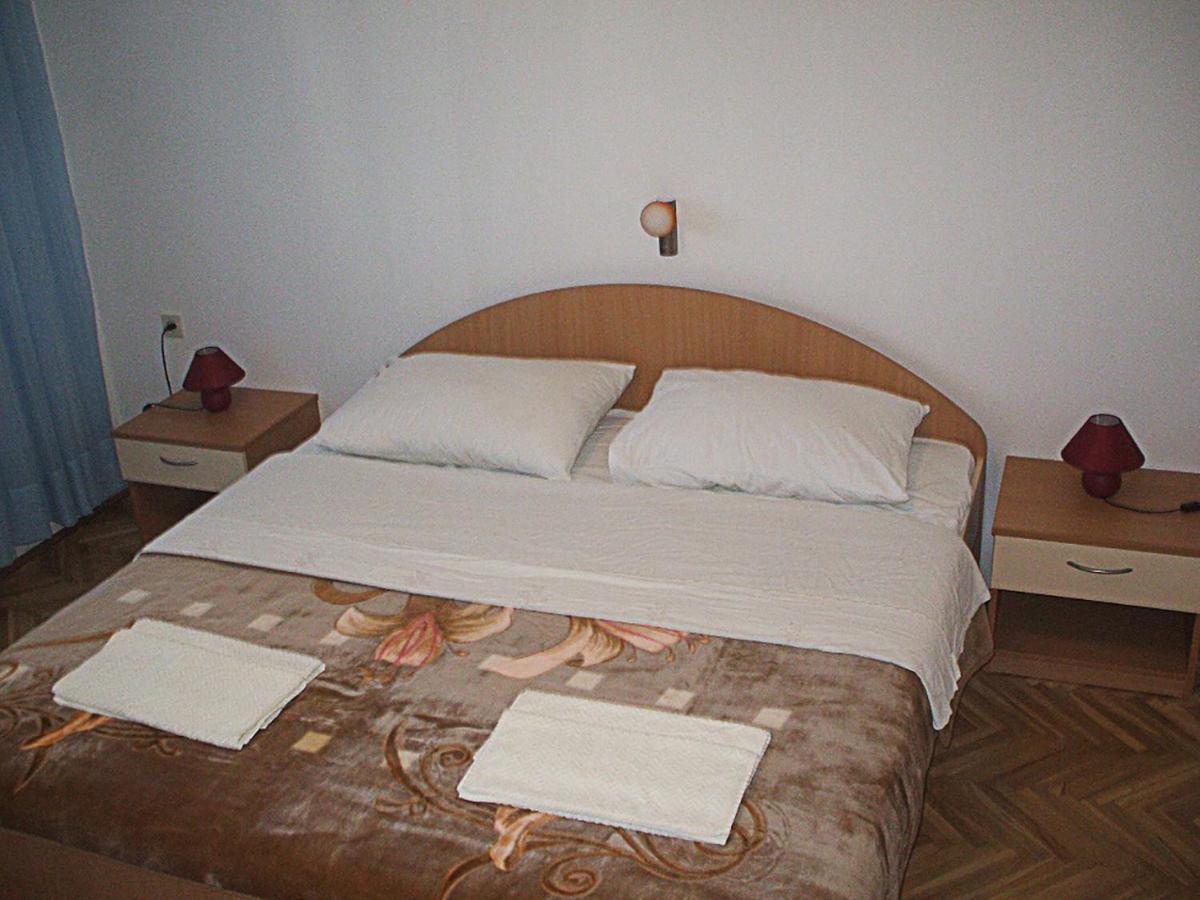 Apartments Piculjan Lopar Esterno foto