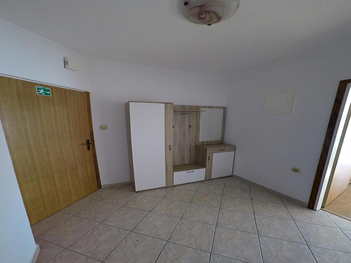 Apartments Piculjan Lopar Esterno foto