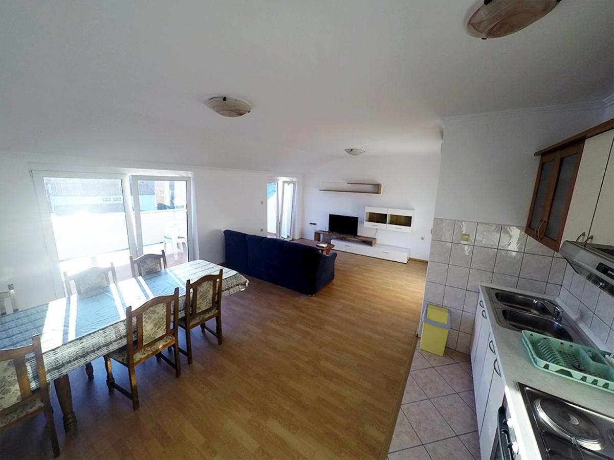 Apartments Piculjan Lopar Esterno foto