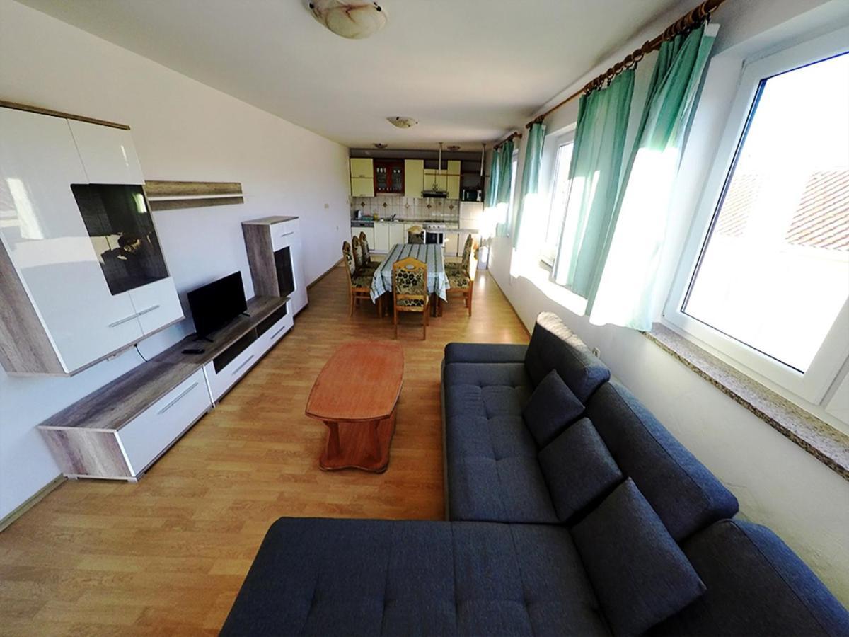 Apartments Piculjan Lopar Esterno foto