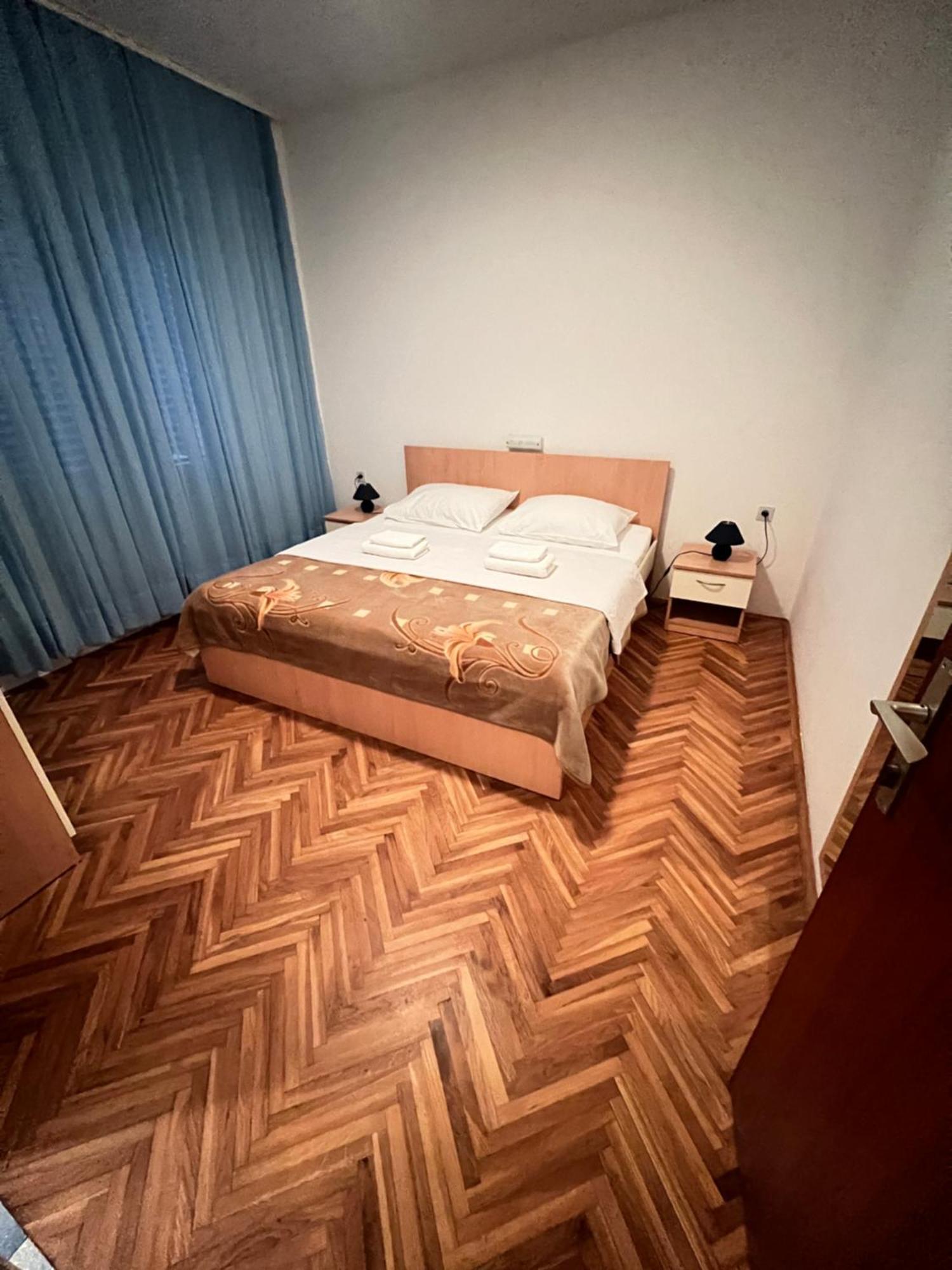 Apartments Piculjan Lopar Esterno foto