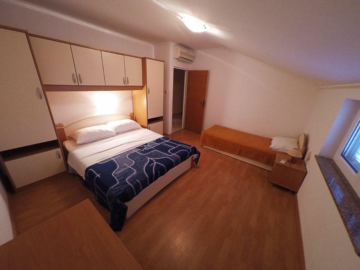 Apartments Piculjan Lopar Esterno foto