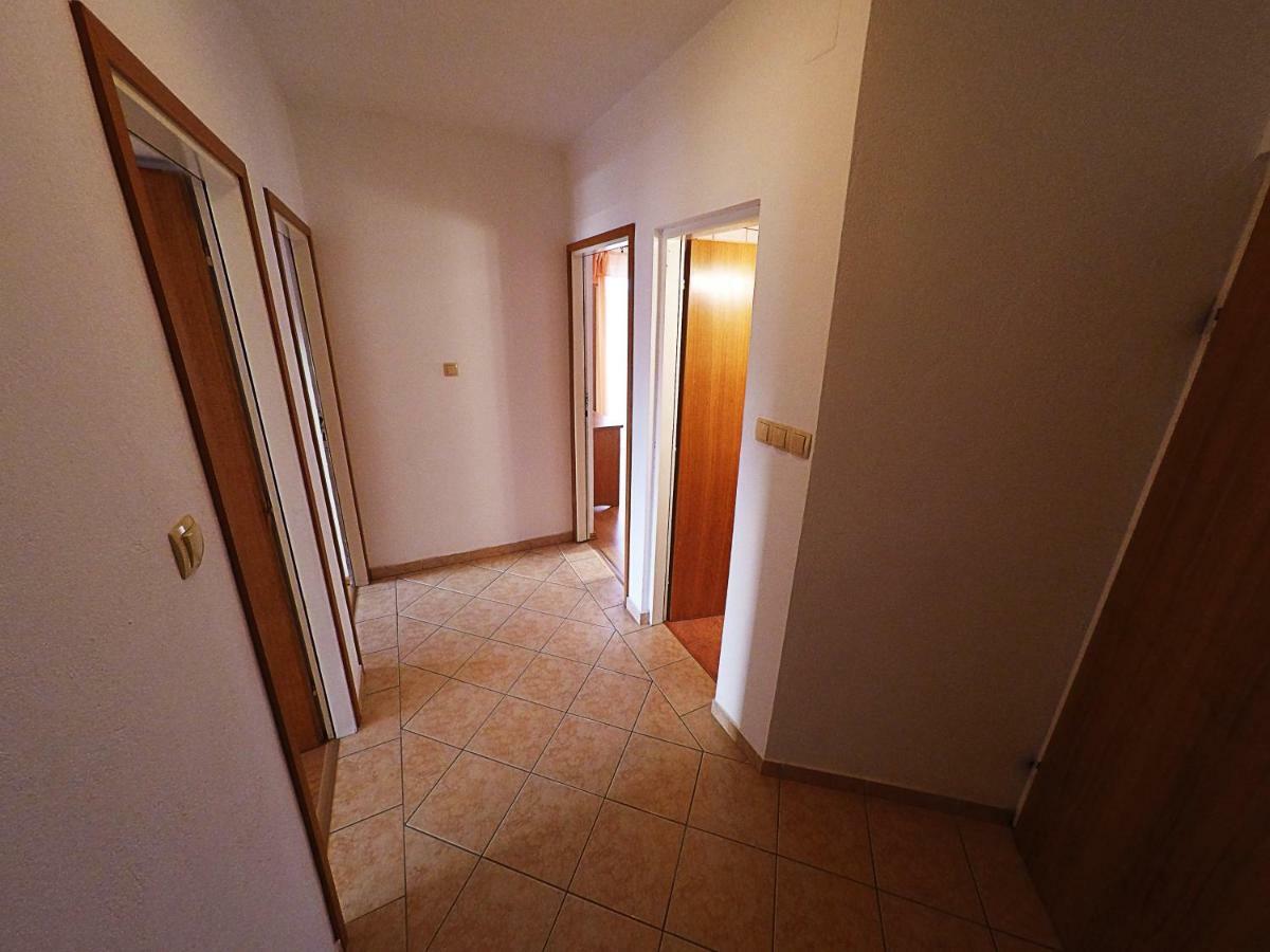 Apartments Piculjan Lopar Esterno foto