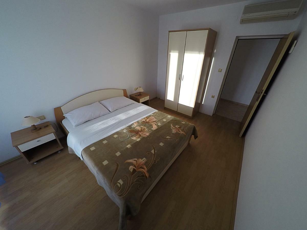 Apartments Piculjan Lopar Esterno foto