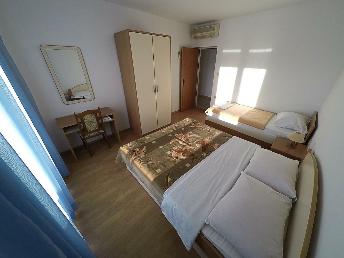 Apartments Piculjan Lopar Esterno foto