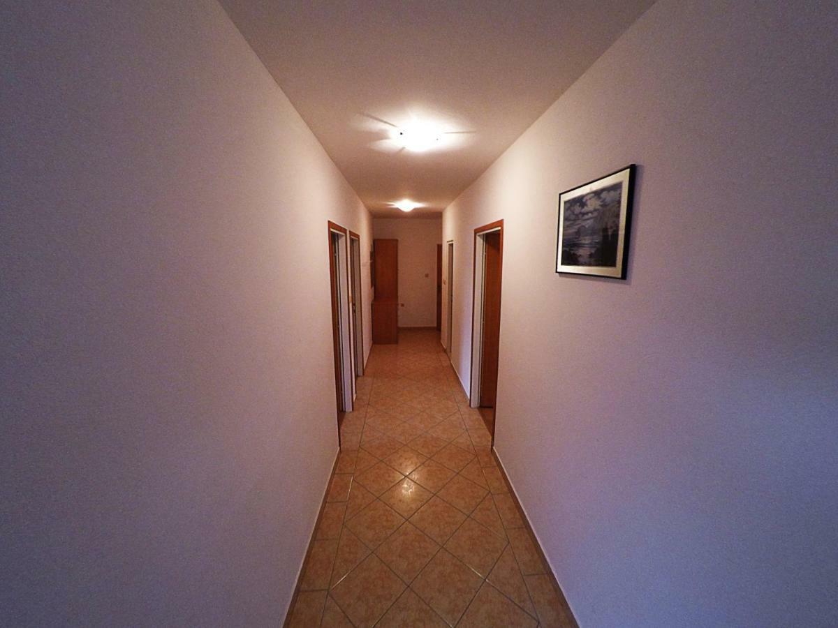 Apartments Piculjan Lopar Esterno foto
